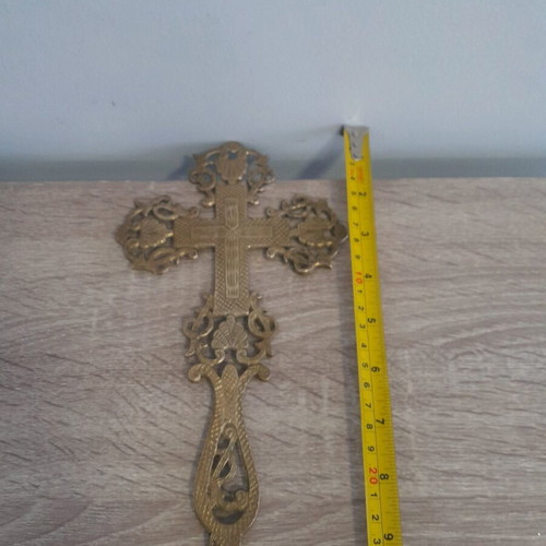 Bronze cross old, new in excellent condition