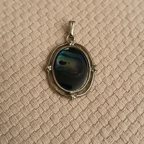 2 pairs of abalone stone effect steel earrings with matching vintage pendant