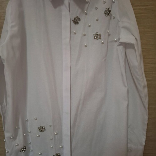 White shirt with pearls and strass like new, unworn