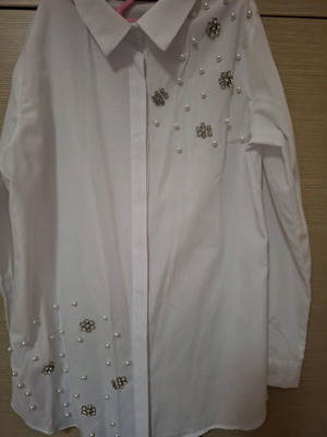 White shirt with pearls and strass like new, unworn