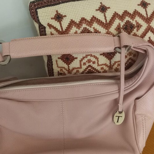 Tod's shoulder bag like new, soft pink leather