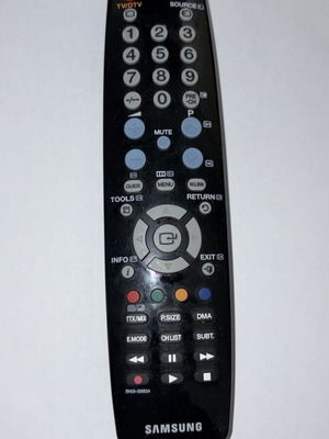 Samsung BN59‑00683A remote control refurbished with signs of use