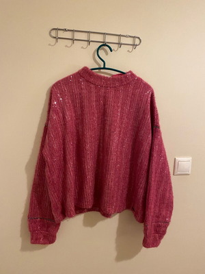 Regalinas pink sweater new with rhinestones size L