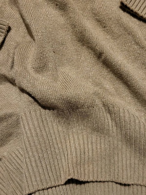Blouse with gold thread like new