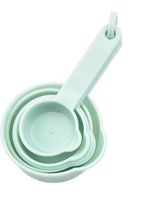 Plastic measuring cups set of 4 pieces new