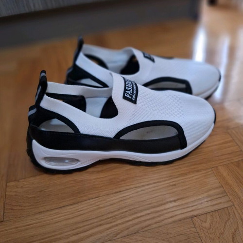 Women's athletic shoes size 37 like new, white