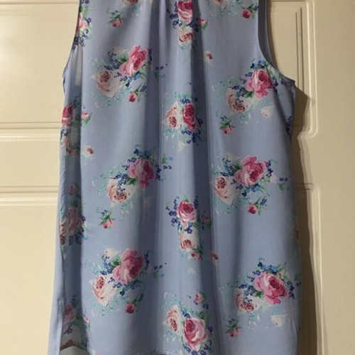 Stradivarius Sleeveless Floral Blouse with White Peter Pan Collar Size S like new