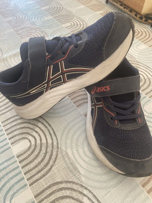 Acics athletic shoes used, size 34.5, blue