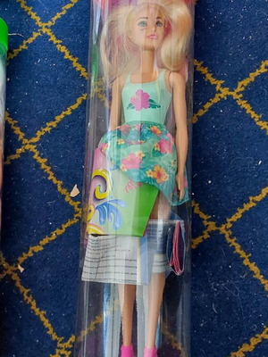 Barbie Color Reveal καινούργια
