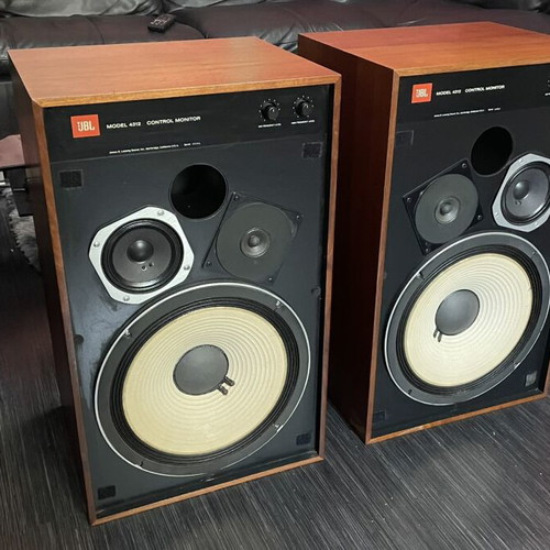 JBL 4312 floor-standing speakers like new, excellent working condition