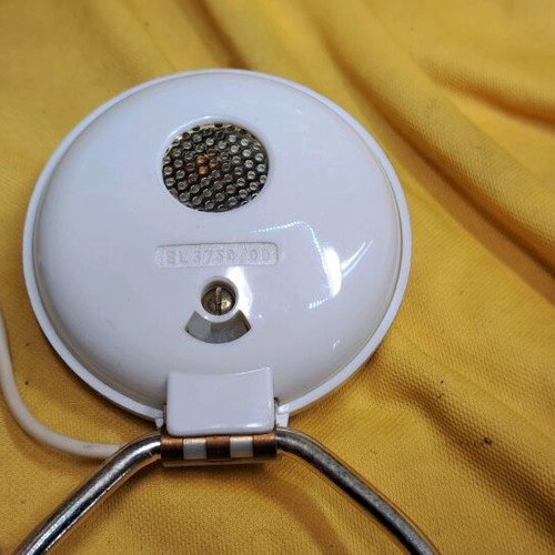 Philips 3750/00 dynamic microphone used with bass roll off