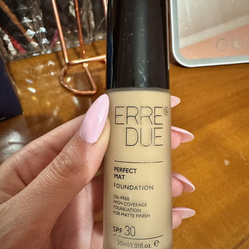 Erre Due Foundation Mat No2 with SPF30 oil free new