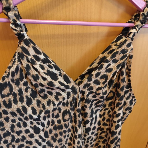 Satin leopard dress new, with straps, chest 110cm