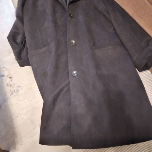 Women's castor-type coat used, size M, black