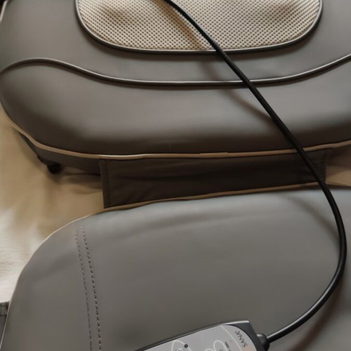 Shiatsu massage seat used for neck and back with heat function