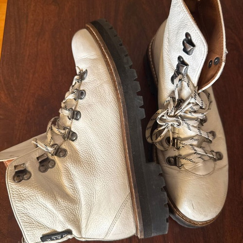 Walk leather boots size 39, white