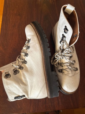 Walk leather boots size 39, white