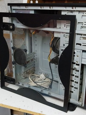 Πύργος υπολογιστή Thermaltake Soprano με αξεσουάρ