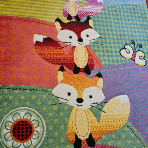 Children's rug used in excellent condition