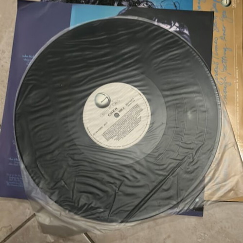 Cher vinyl like new, pop genre