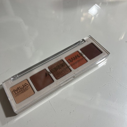 MUA Eyeshadow Palette like new