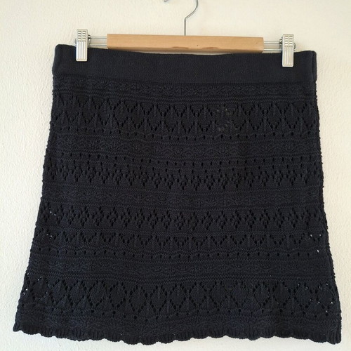 H&M knitted skirt size M like new, black