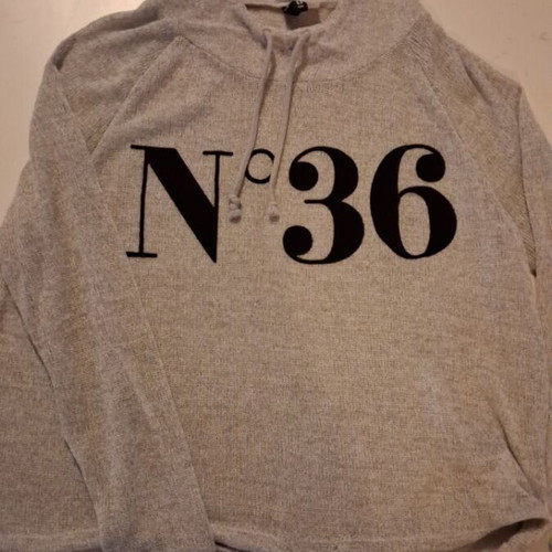 Women's gray sweatshirt used, size M