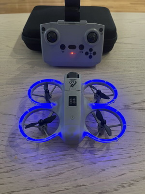 Drone with camera new, stable with three batteries and instructions