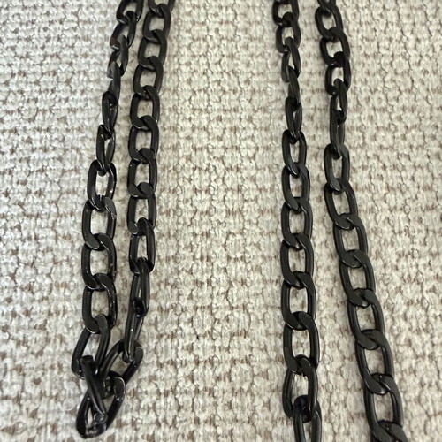 Jewelry set like new, 4 bracelets, 1 necklace, 1 glasses chain black and silver