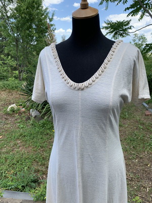 Dress embroidered with real shells like new, size M