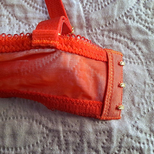 Red lace bra size 75E with adjustable straps