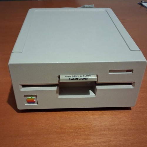 Apple 5.25 Drive for floppy disks used, model A9M0107, 1986