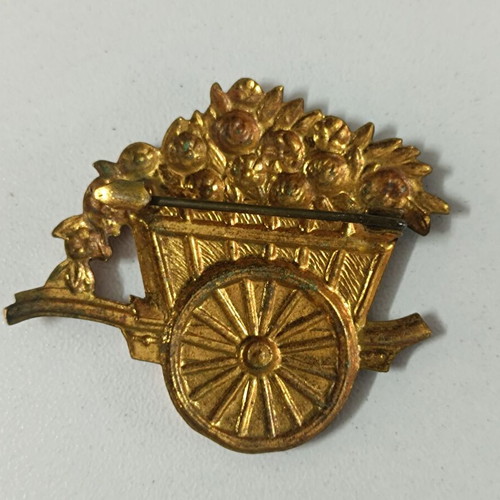 Vintage bronze brooch like new