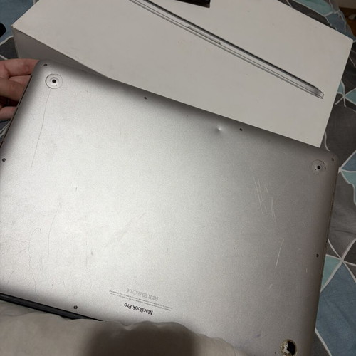 Apple MacBook Pro 15" A1398 used, screen damaged for repair or parts