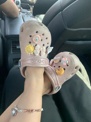 Κοριτσίστικα ροζ παντοφλάκια Crocs με γκλίτερ, μέγεθος C6 (22/33)
