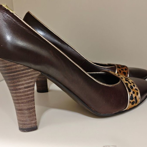 Brown pumps with animal print trim size 40 like new