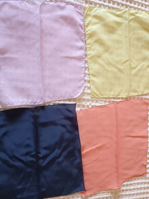 Vintage set of 4 fabric pocket squares in assorted colors like new