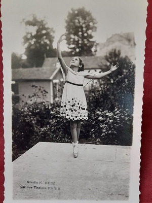 Paris vintage ballet dancer photo used, Studio K Kebé