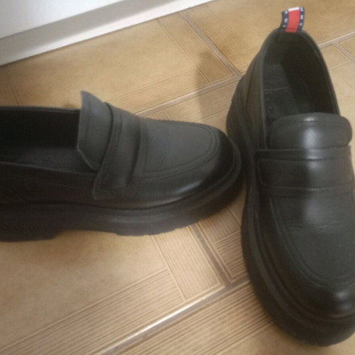Tommy Hilfiger loafers black size 38 like new