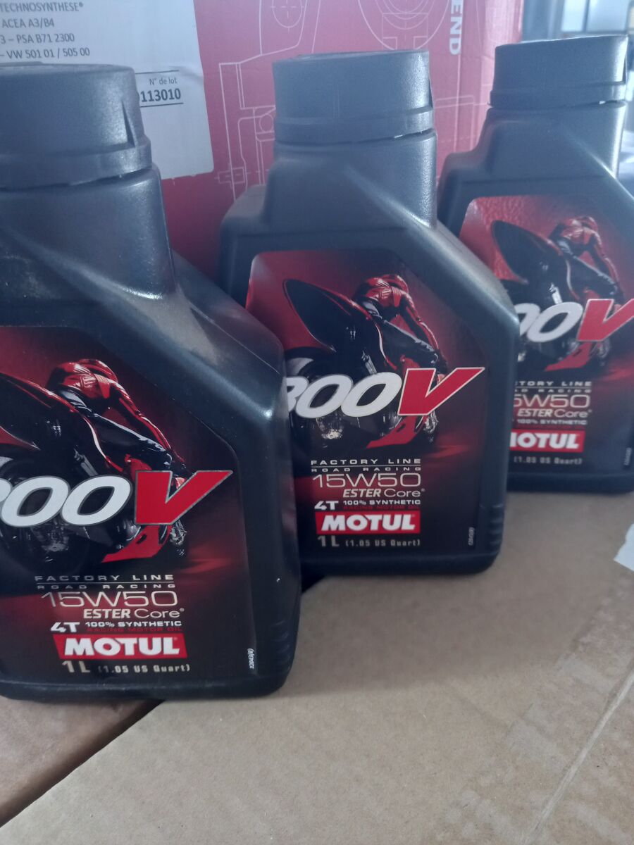 Motul 300V 15W50 pack of 3 x 1L new - € 50,00 - Vendora.cy
