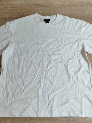 H&M Women's White Cotton Loose Fit T-Shirt M used with stains