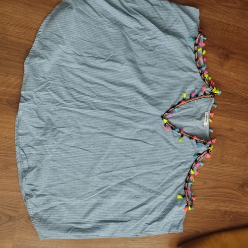 Bat blouse like new, one size, blue with ethnic details