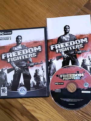 Freedom Fighters PC vintage game like new with manual and box