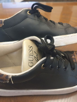 Παπούτσια Guess νούμερο 35 μεταχειρισμένα, καλή κατάσταση