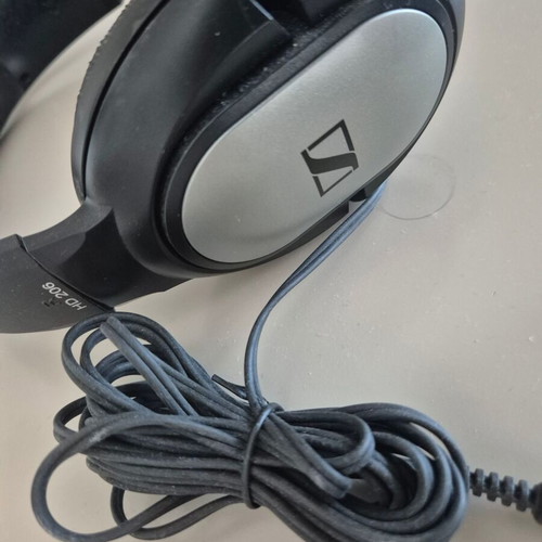 Sennheiser HD 206 headphones unused, wired