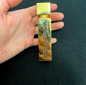 Συλλεκτική συσκευασία χρυσή με μπουκαλάκι εσωτερικά που βγαίνει Dolce Gabbana the one