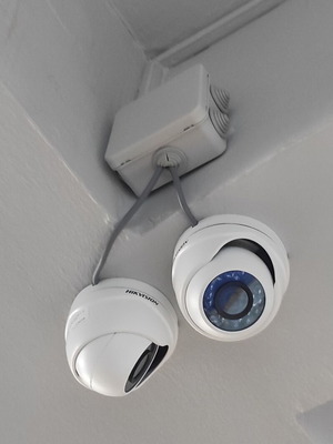Κάμερες υψηλής ευκρίνειας HIK Vision σαν καινούργιο, πακέτο 4 με καταγραφικό