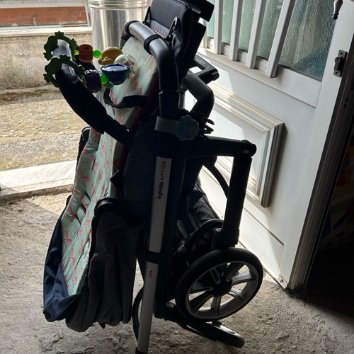 Inglesina Aptica stroller like new, blue gray with accessories