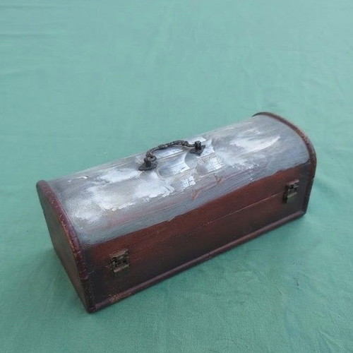 Vintage Chinese export wooden trinket box with maritime design