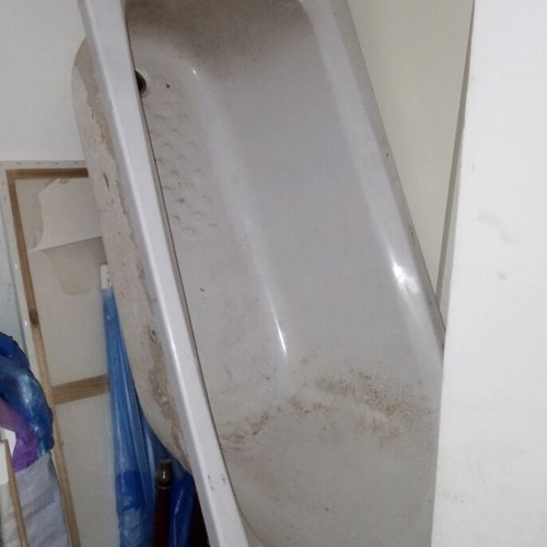 Ideal Standard acrylic bathtub, unused, small corner chip